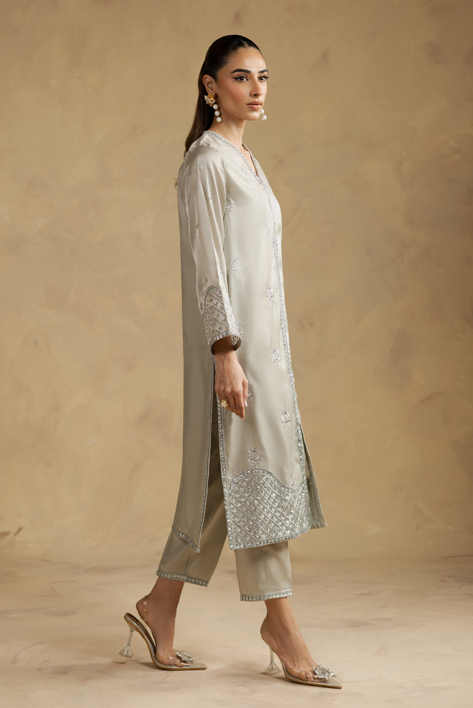 2 PIECE EMBROIDERED SILK SUIT (LUXURY-PRET)