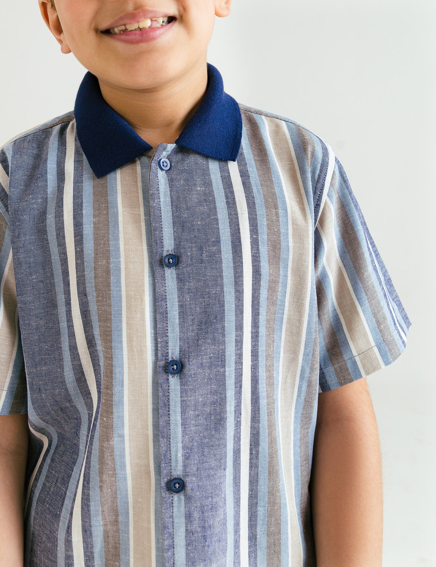 RIBBED COLLAR BUTTON FRONT SHIRT