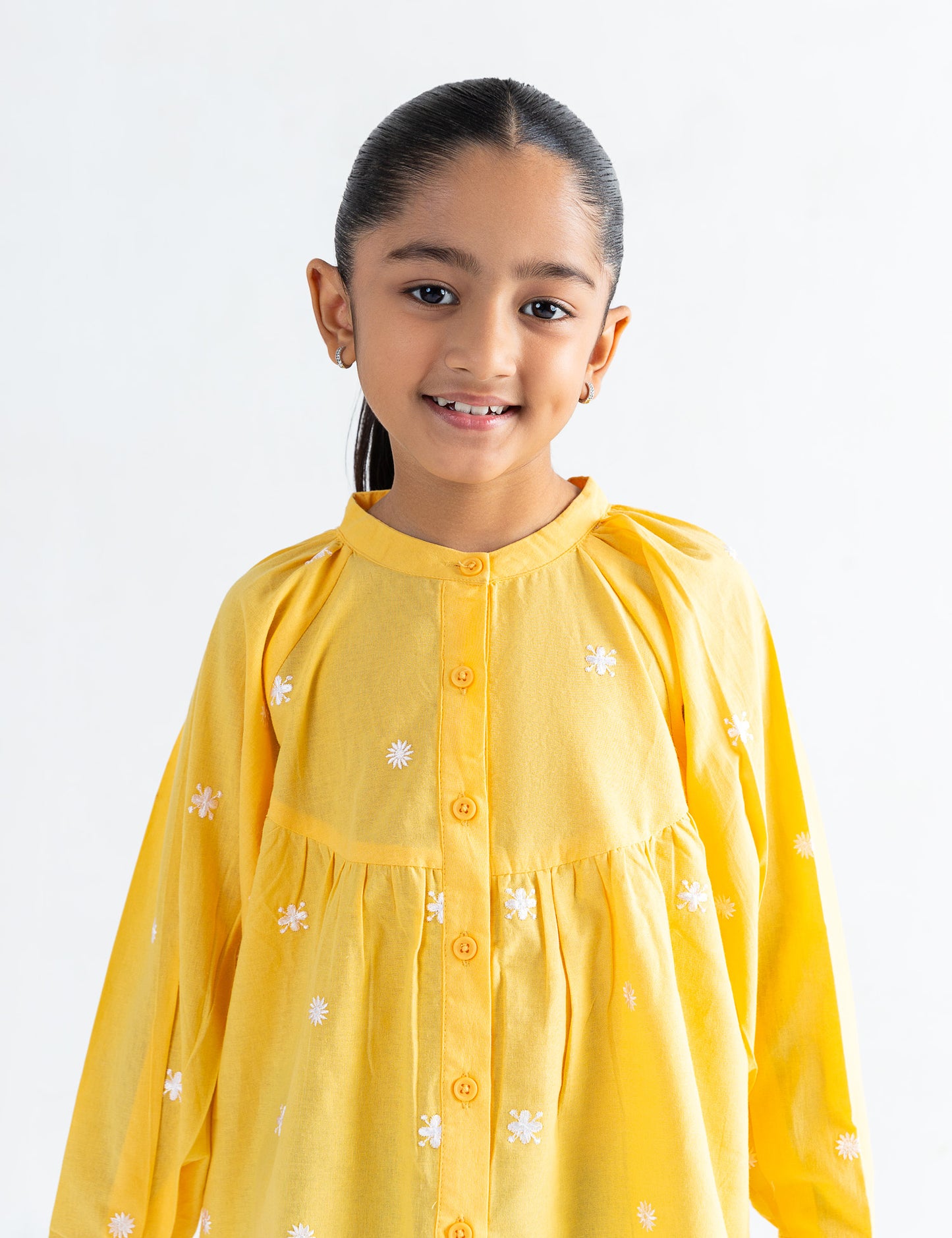 FLORAL EMBROIDERED TOP