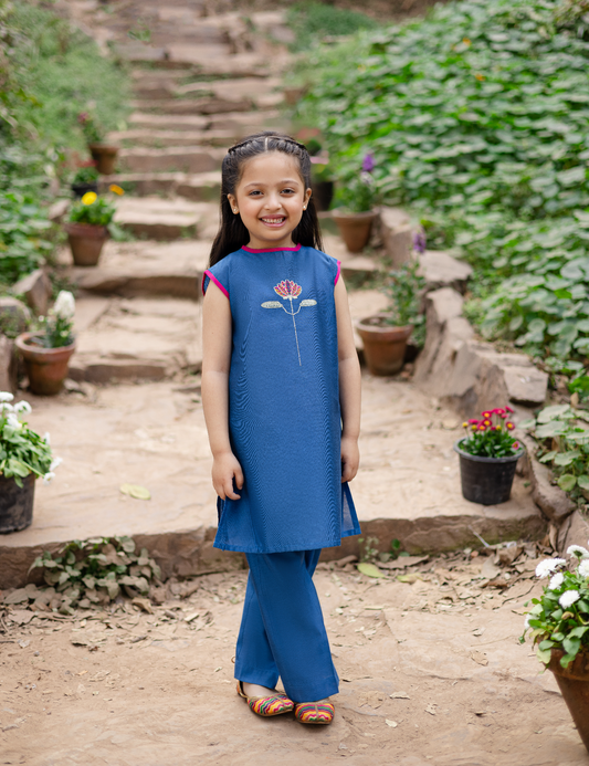 2 PIECE FLOWER EMBROIDERED SUIT