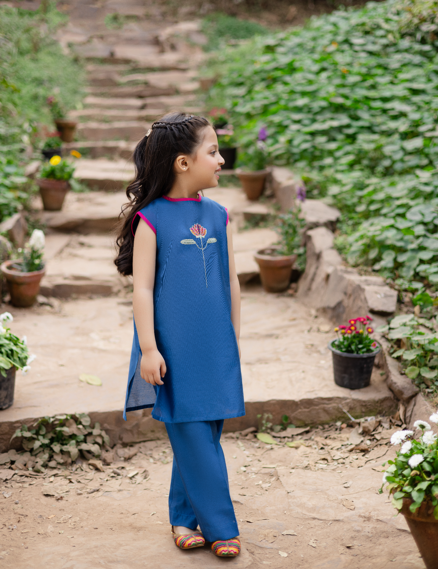 2 PIECE FLOWER EMBROIDERED SUIT