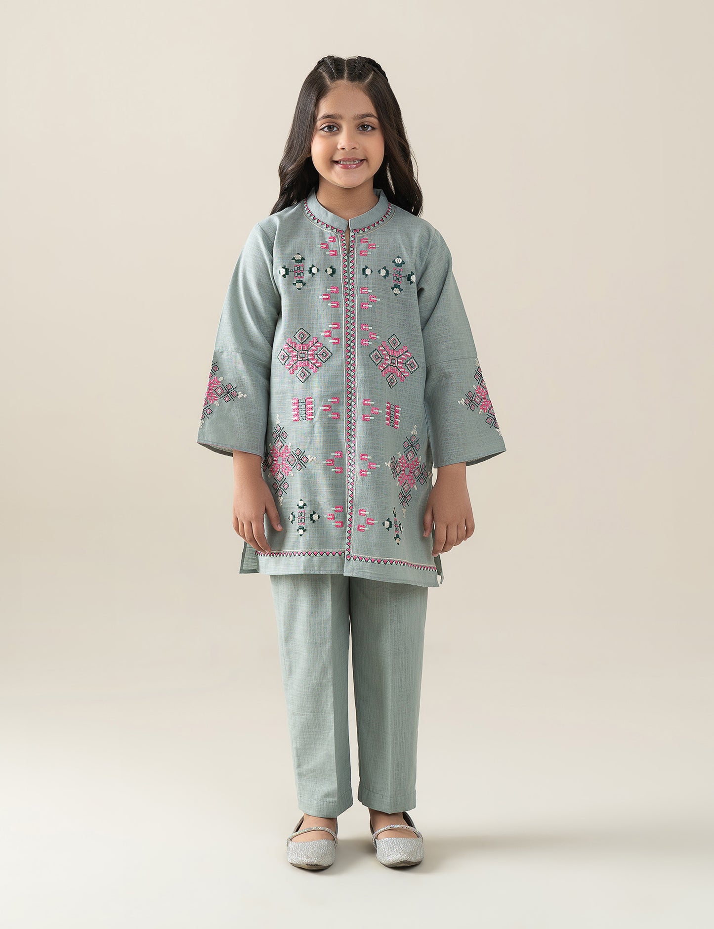 2 PIECE GEOMETRIC EMBROIDERED SUIT