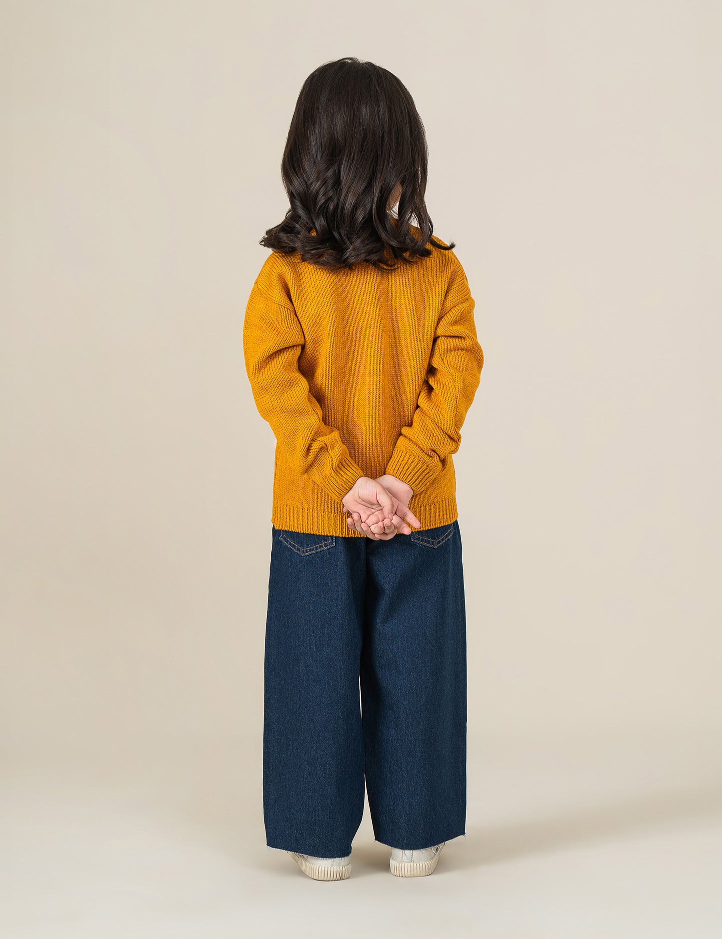 FLORAL APPLIQUE KNITTED SWEATER