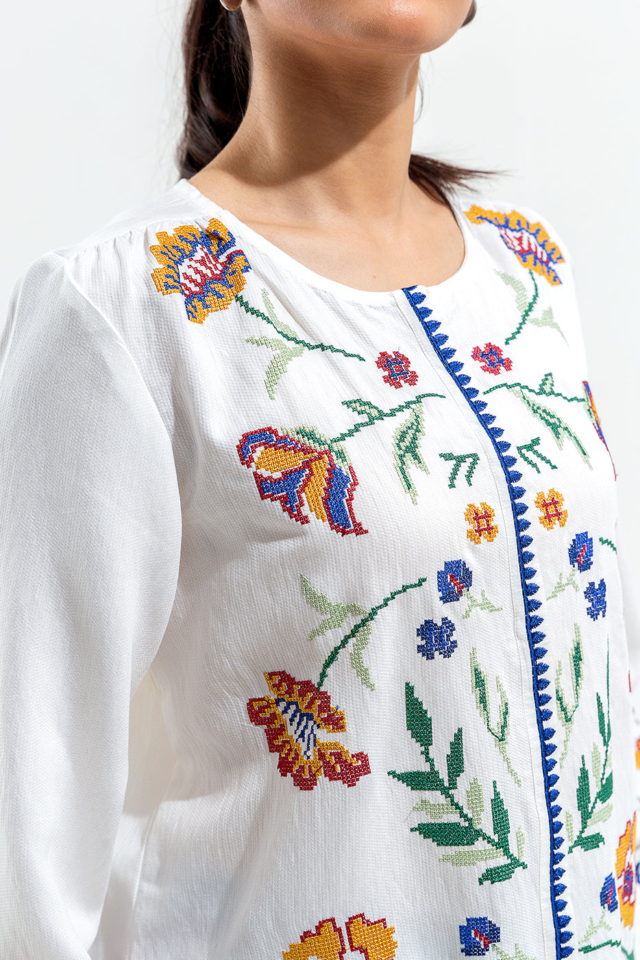 EMBROIDERED DOBBY WHITE ARSH TOP (PRET)