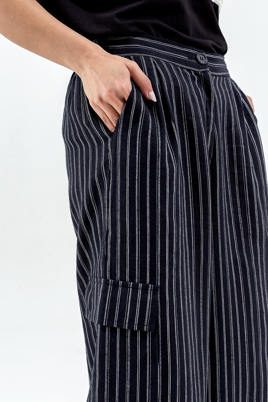 BLACK STRIPED CARGO WIDE LEG PANTS