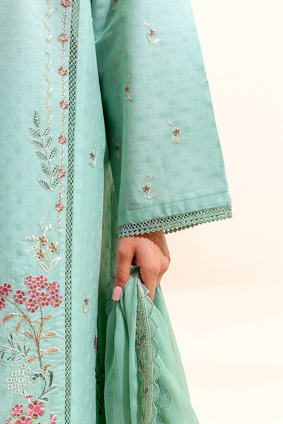 3 PIECE EMBROIDERED TEXTURED LAWN SUIT (UNSTITCHED)