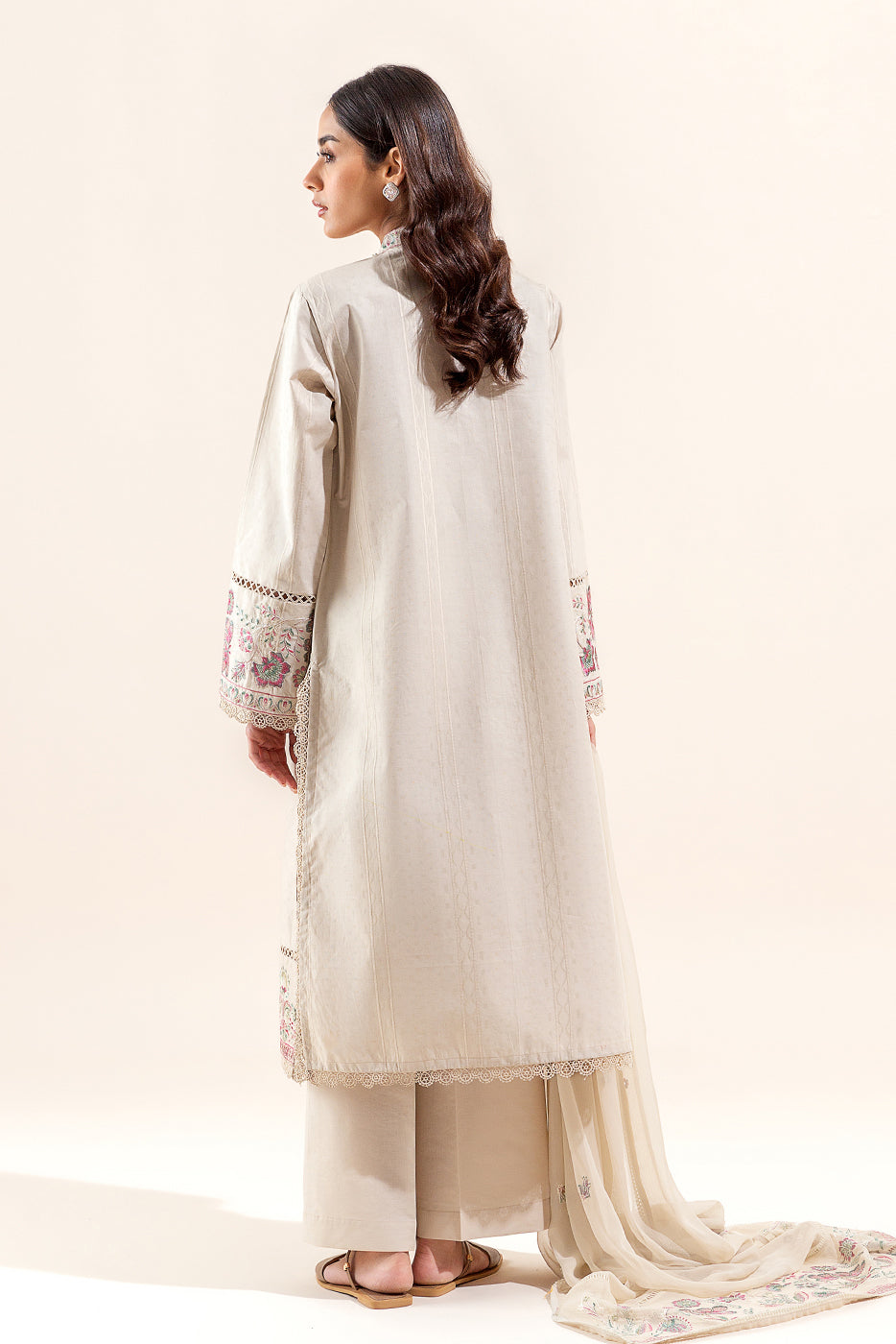3 PIECE EMBROIDERED TEXTURED LAWN SUIT (UNSTITCHED)