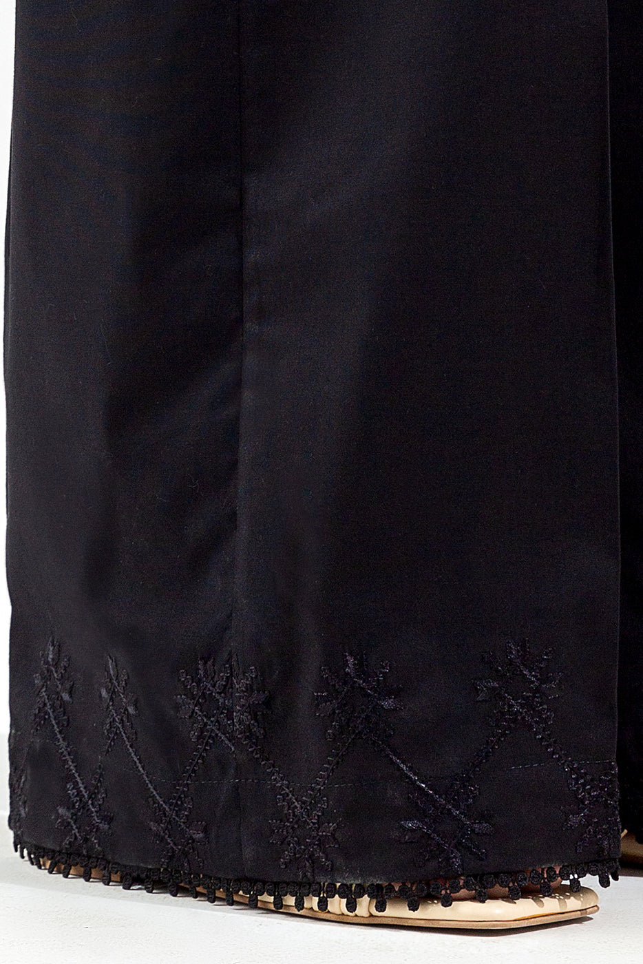 EMBROIDERED BOOTCUT PANTS