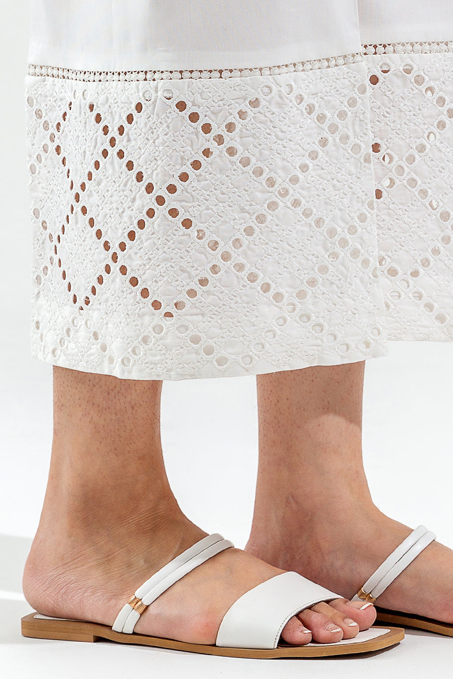 EMBROIDERED SLACK PANTS