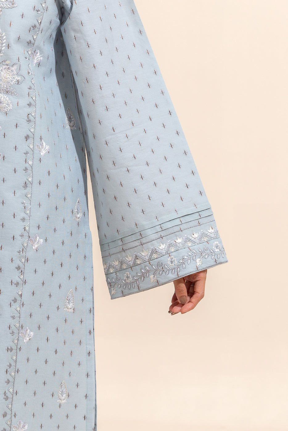 2 PIECE EMBROIDERED JACQUARD SUIT-ICEBERG VINES (UNSTITCHED)