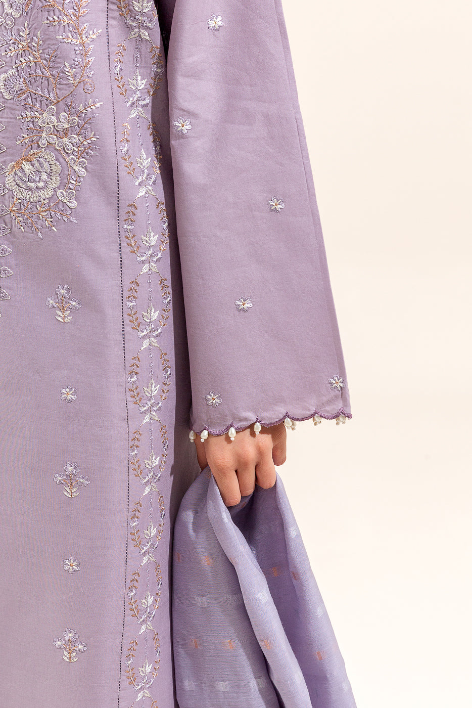 3 PIECE EMBROIDERED LAWN SUIT (UNSTITCHED)