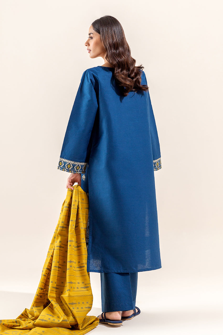 3 PIECE EMBROIDERED LAWN SUIT (UNSTITCHED)