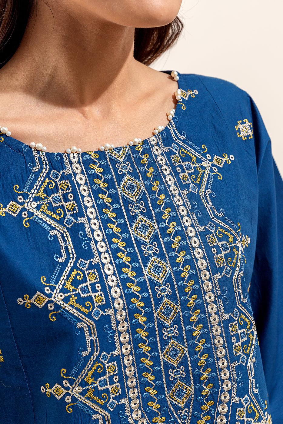 3 PIECE EMBROIDERED LAWN SUIT (UNSTITCHED)