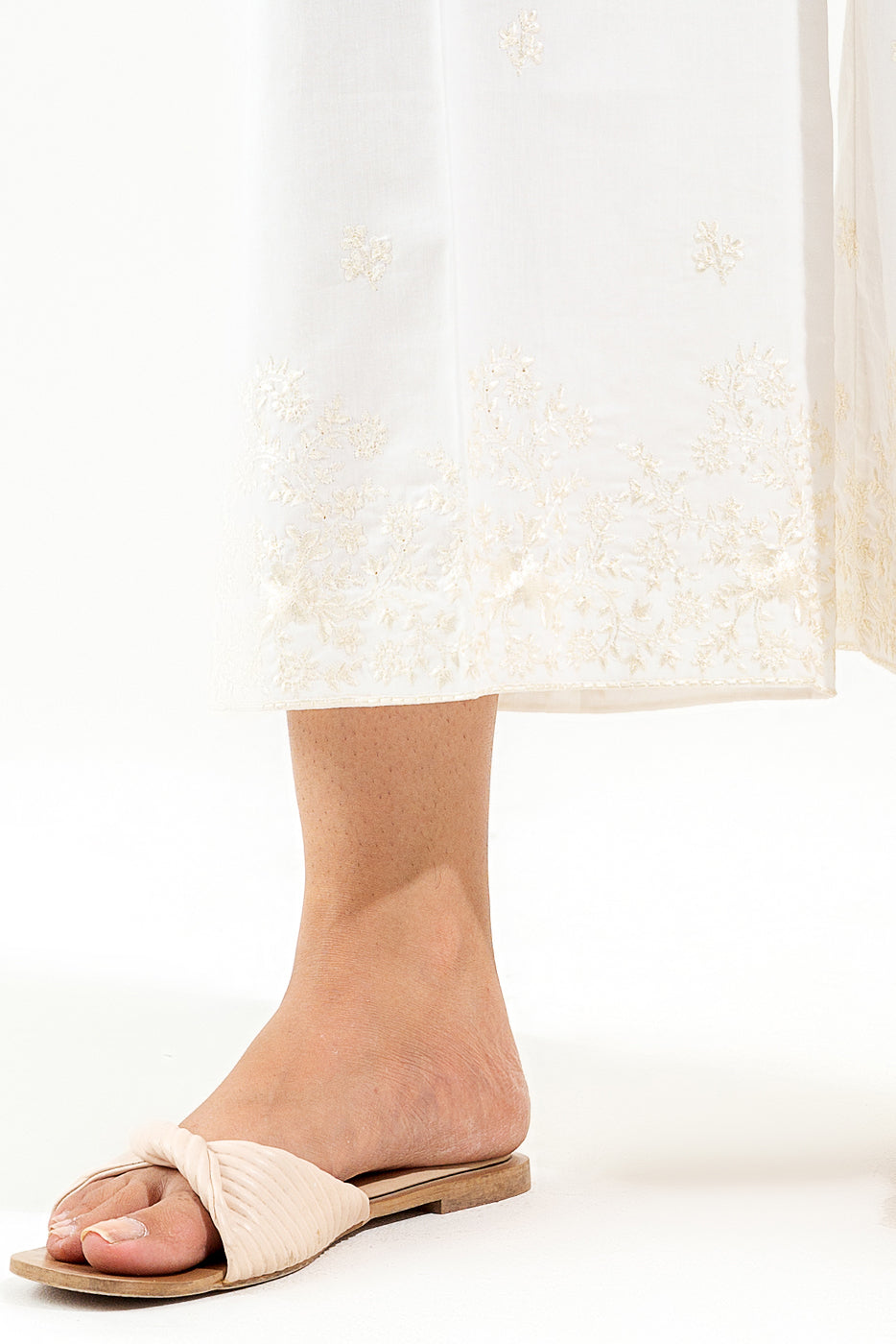 EMBROIDERED CULOTTE PANTS