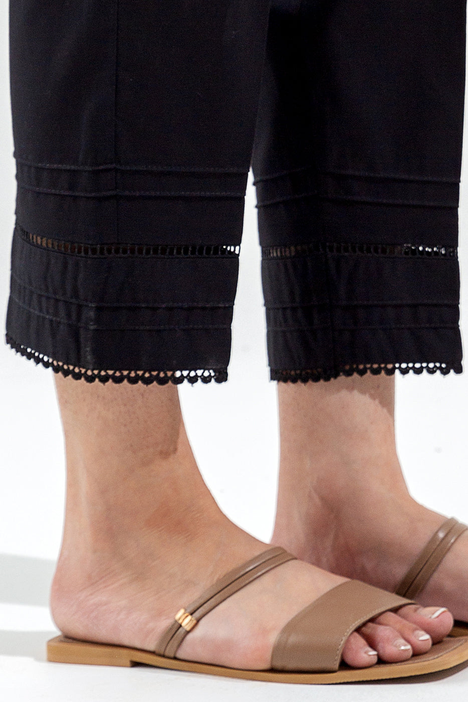 BASIC STRAIGHT PANTS