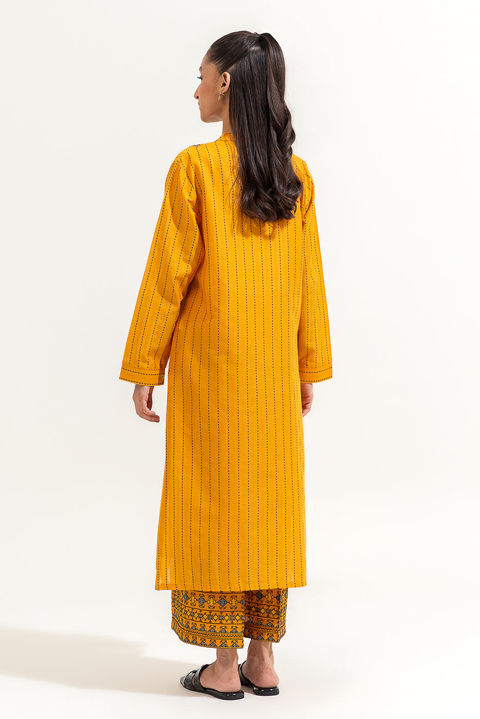 2 PIECE EMBROIDERED JACQUARD SUIT (PRET)