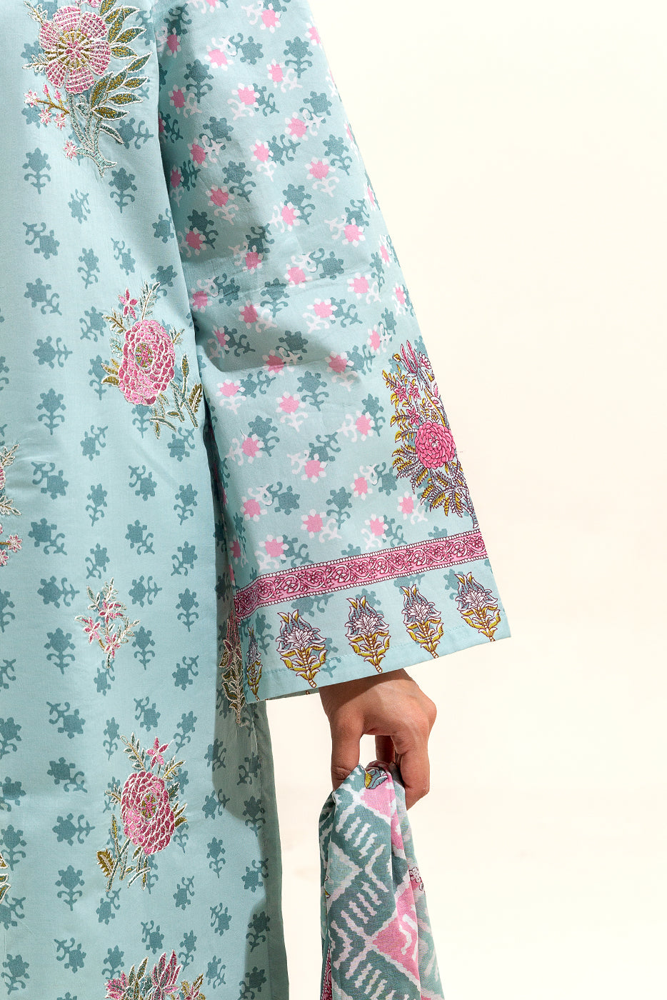 3 PIECE EMBROIDERED LAWN SUIT-SAGE GREEN (UNSTITCHED)