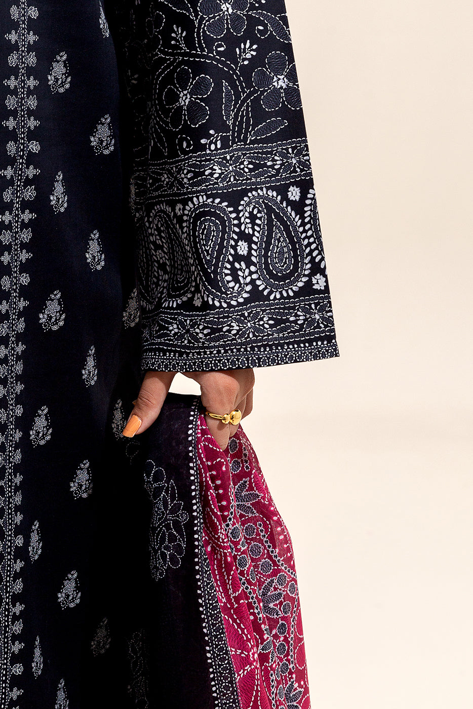 3 PIECE PRINTED LAWN SUIT-SABLE STONE (UNSTITCHED)