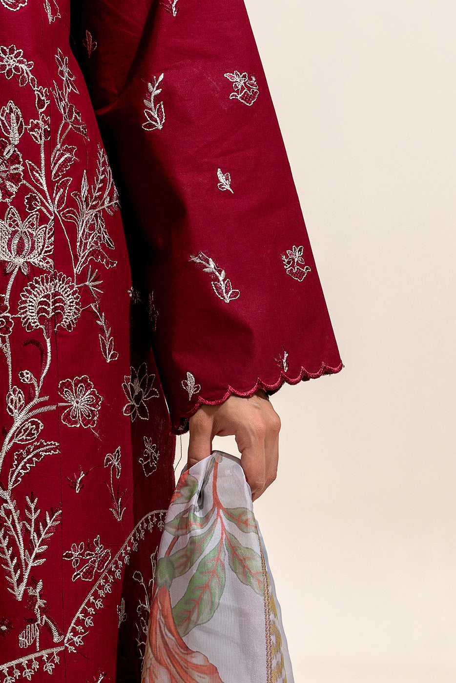 3 PIECE EMBROIDERED LAWN SUIT-GARNET MUSE (UNSTITCHED)