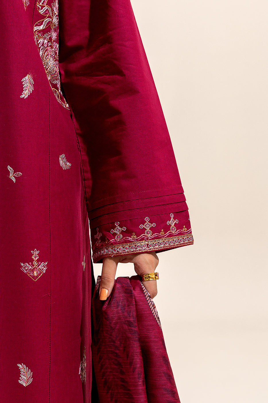 3 PIECE EMBROIDERED LAWN SUIT-CRIMSON HUES (UNSTITCHED)