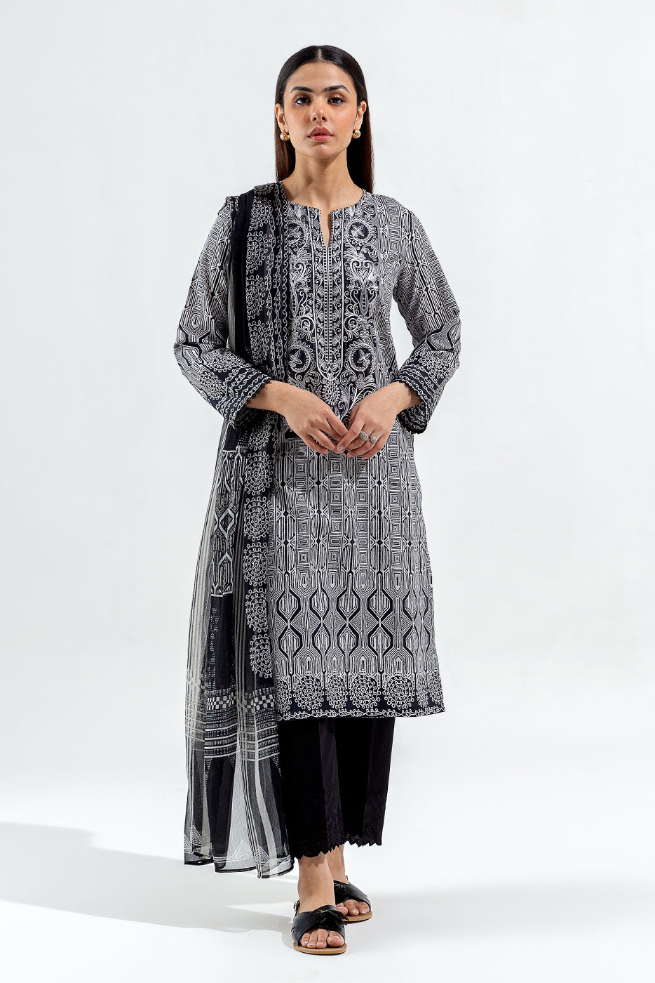 2 PIECE EMBROIDERED CAMBRIC SUIT (PRET) - BEECHTREE