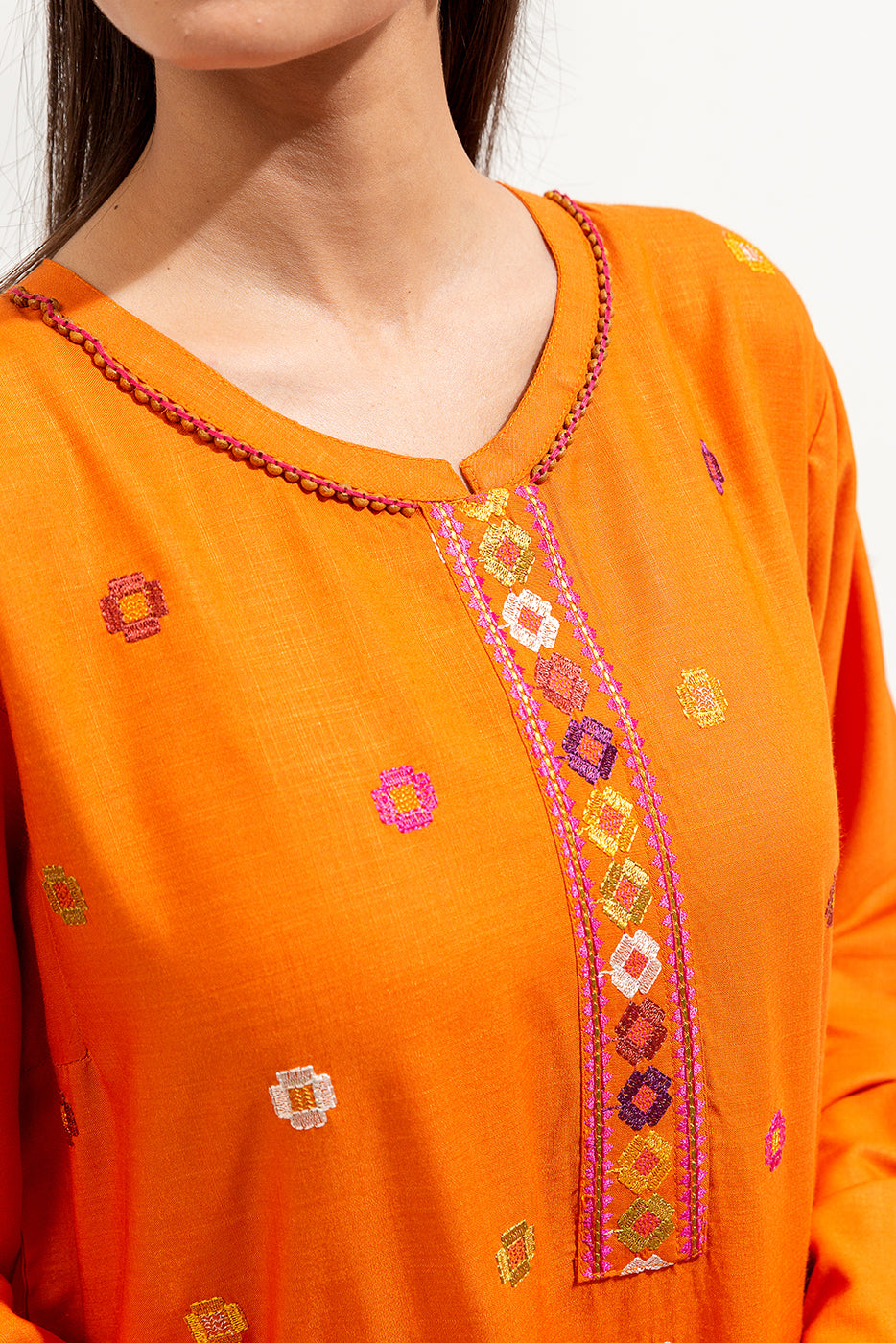 2 PIECE EMBROIDERED VISCOSE SUIT (PRET)