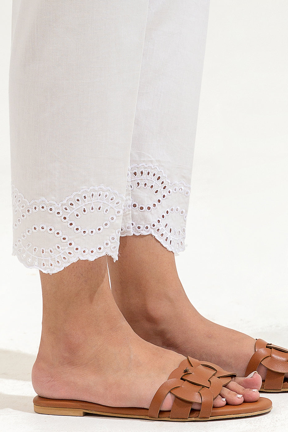 EMBROIDERED STRAIGHT PANTS