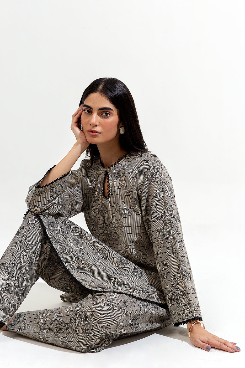 2 PIECE PRINTED LAWN SUIT (PRET)