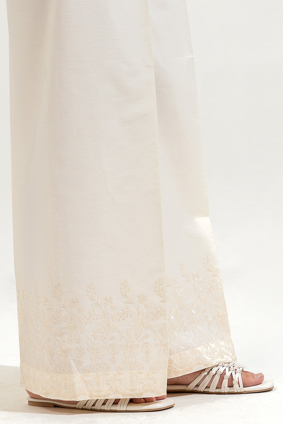 EMBROIDERED STRAIGHT PANTS