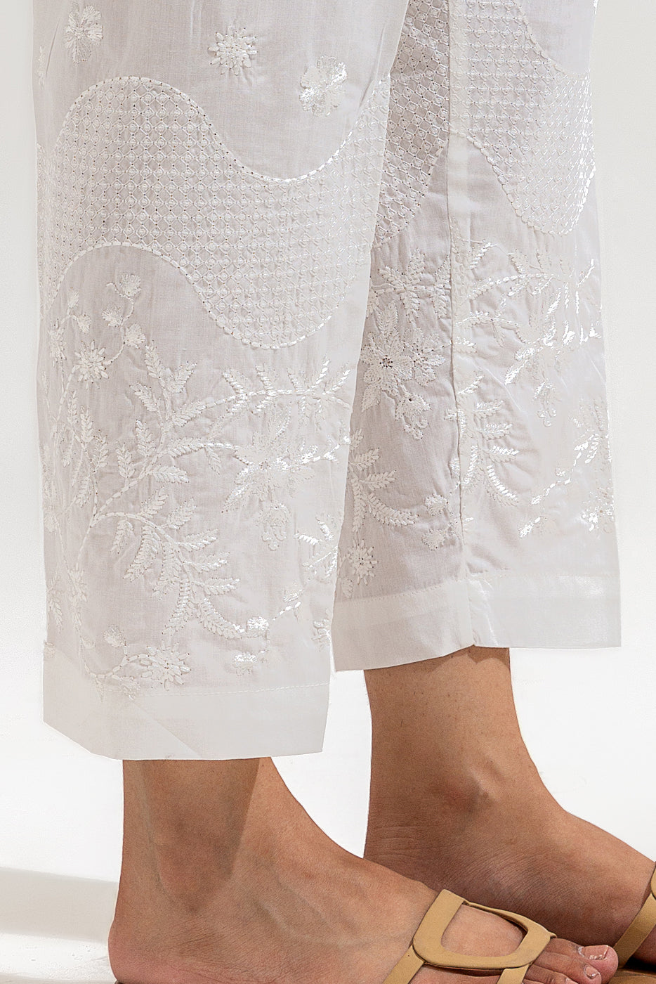 EMBROIDERED STRAIGHT PANTS