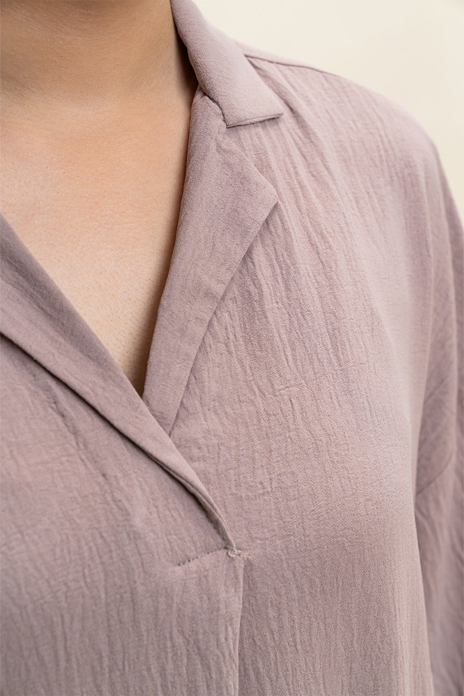 NOTCH COLLAR LOOSE FIT DRESS