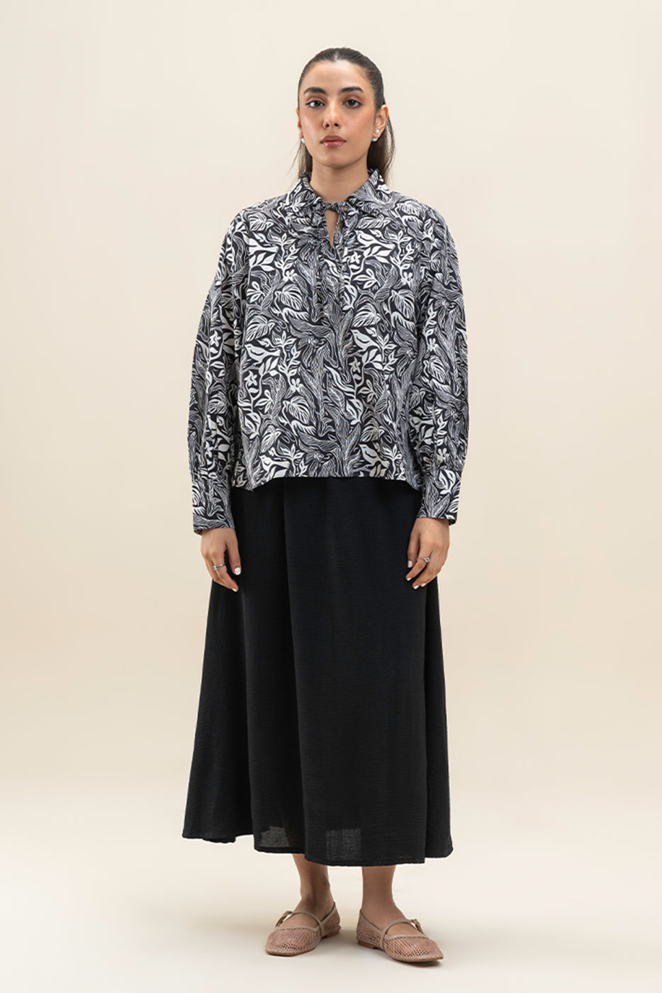 COLLAR PRINTED BLOUSE