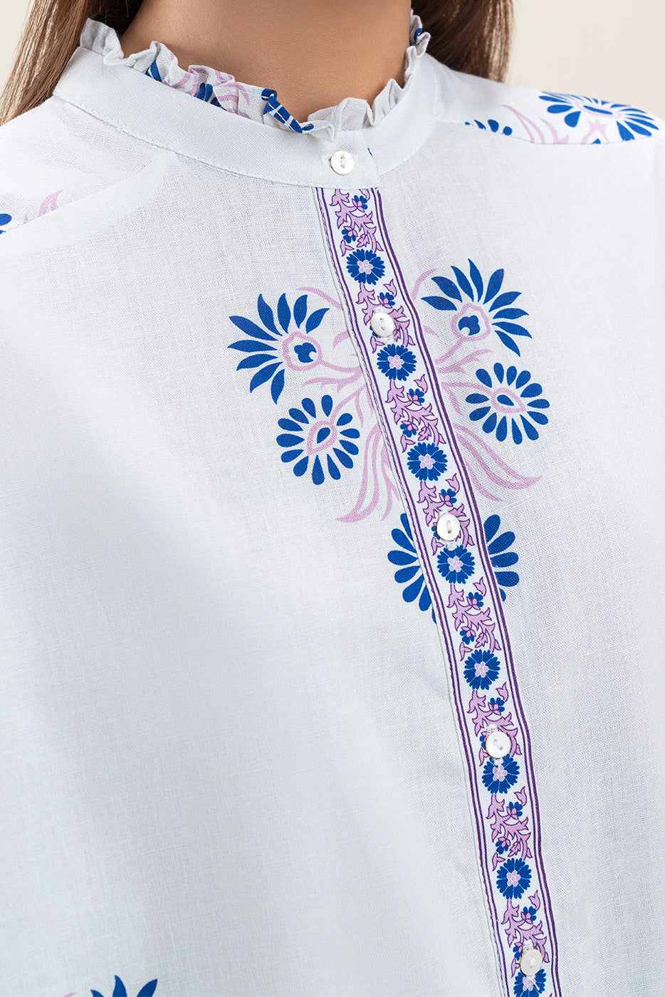 PRINTED BAND COLLAR BLOUSE