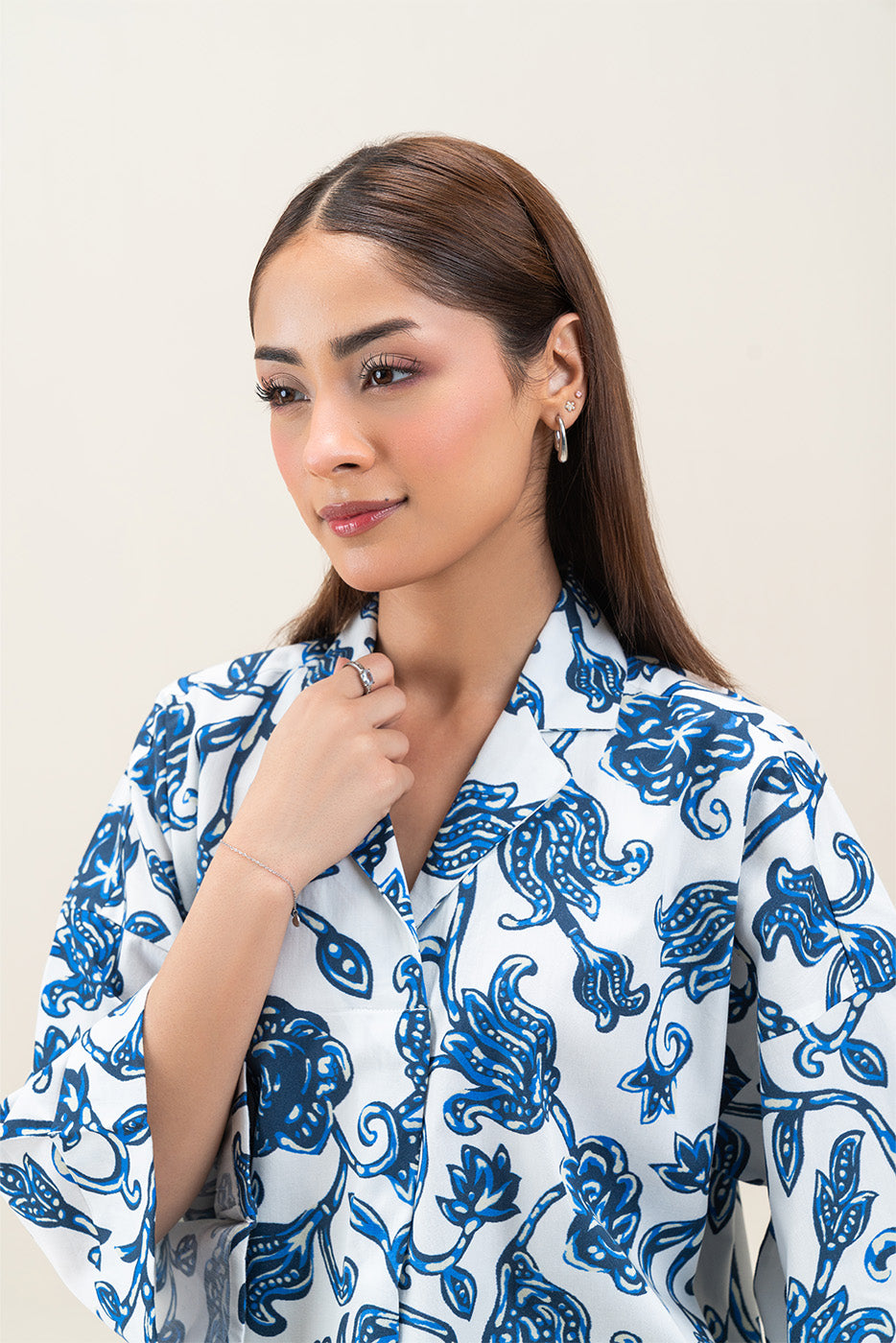 FLORAL NOTCH COLLAR BLOUSE