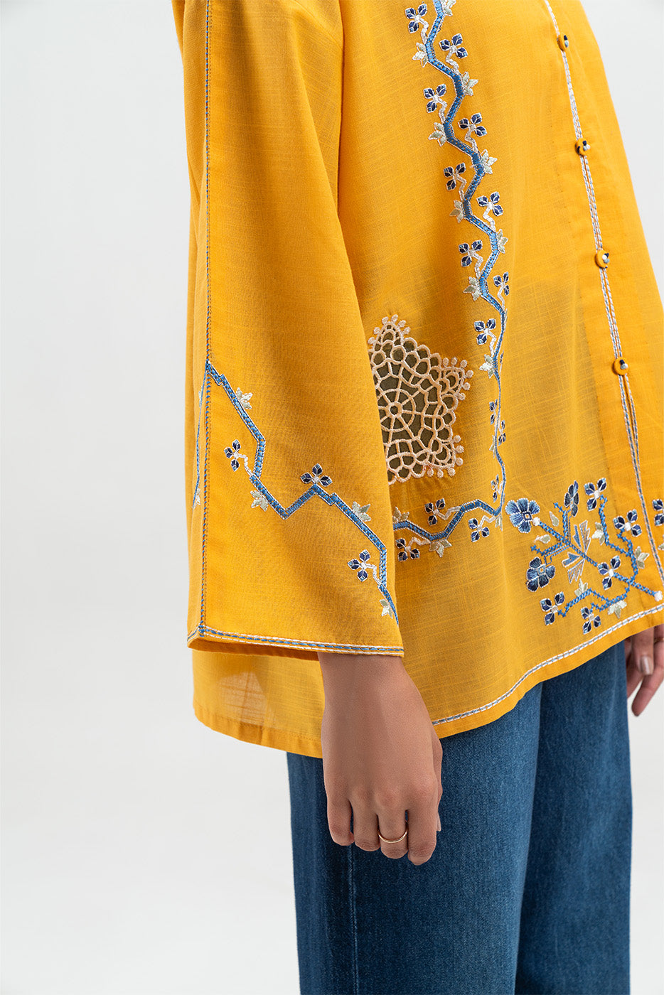 EMBROIDERED SLUB LAWN TOP (PRET)