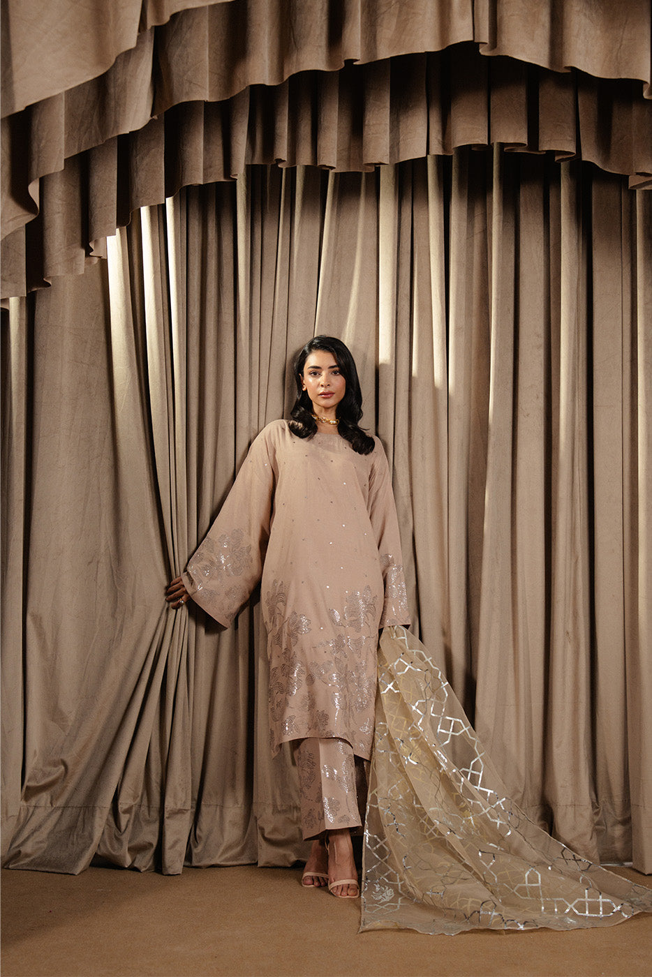 3 PIECE EMBROIDERED RAW SILK SUIT (LUXURY-PRET)