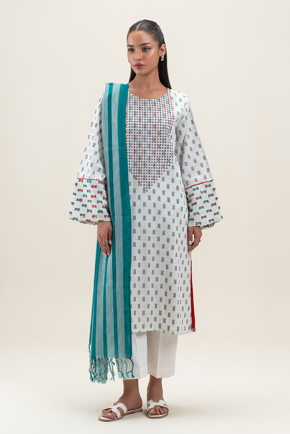 2 PIECE EMBROIDERED JACQUARD SUIT (PRET)