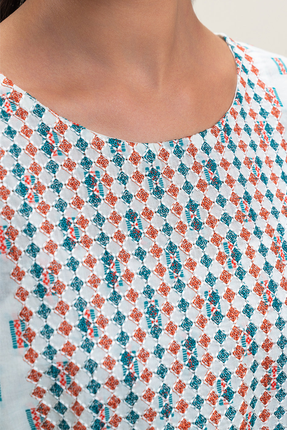2 PIECE EMBROIDERED JACQUARD SUIT (PRET)