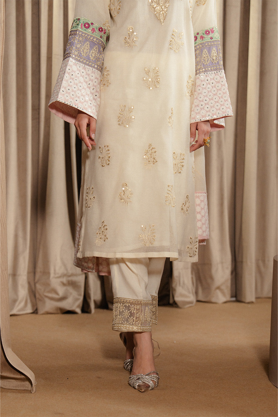 3 PIECE EMBROIDERED COTTON SUIT (LUXURY-PRET)