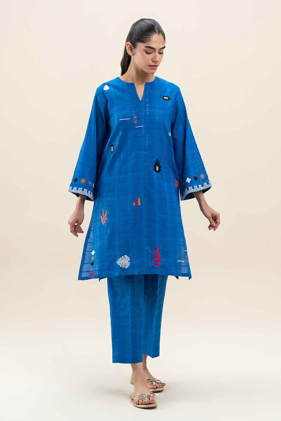 2 PIECE EMBROIDERED DORIA SUIT (PRET)