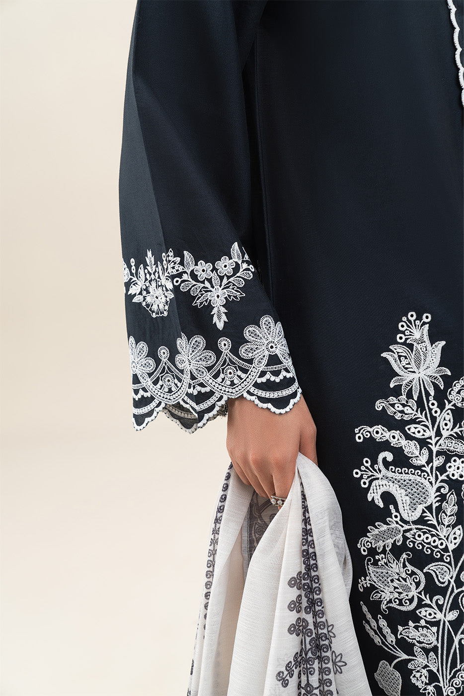 3 PIECE EMBROIDERED LAWN SUIT (PRET)