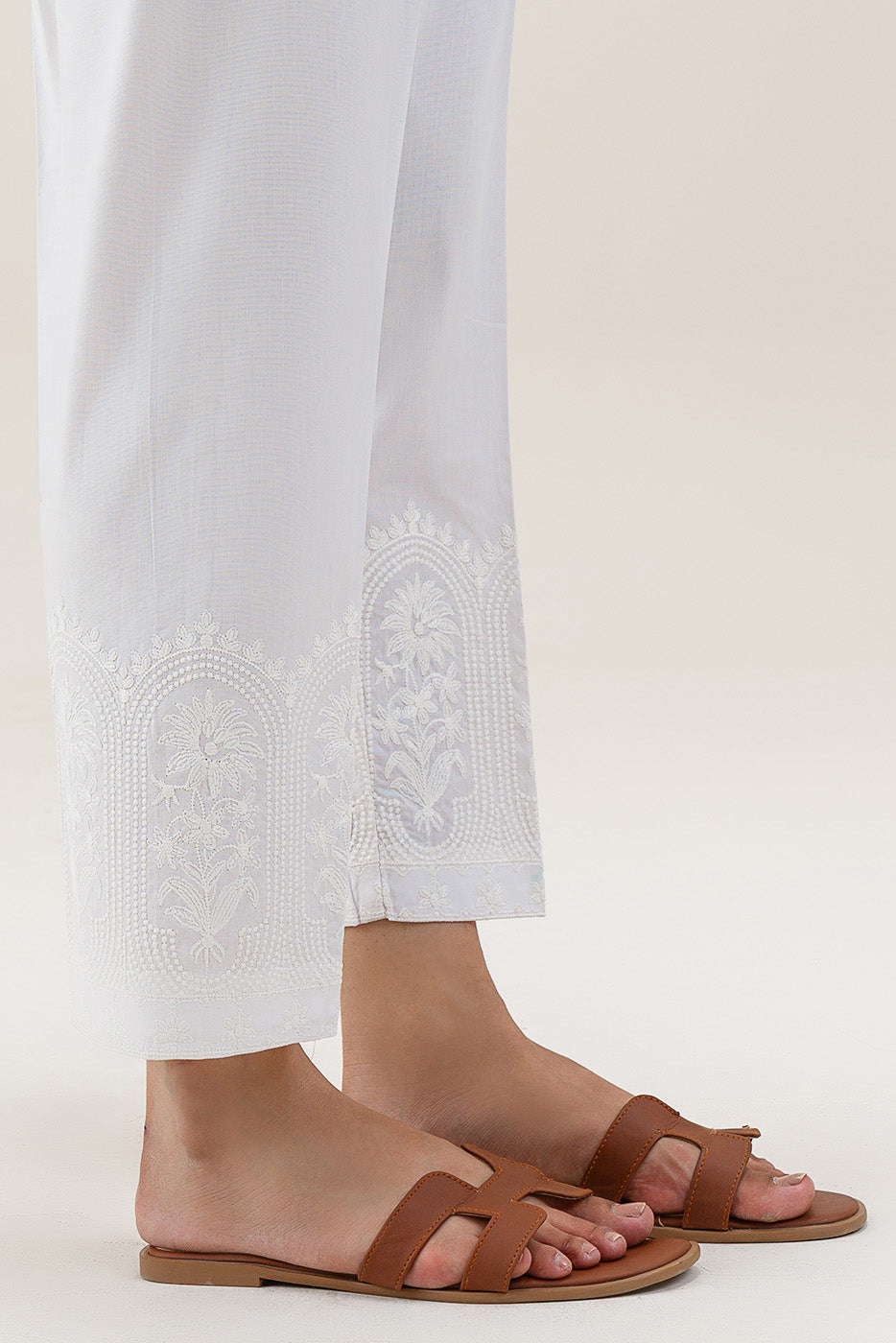 EMBROIDERED STRAIGHT PANTS