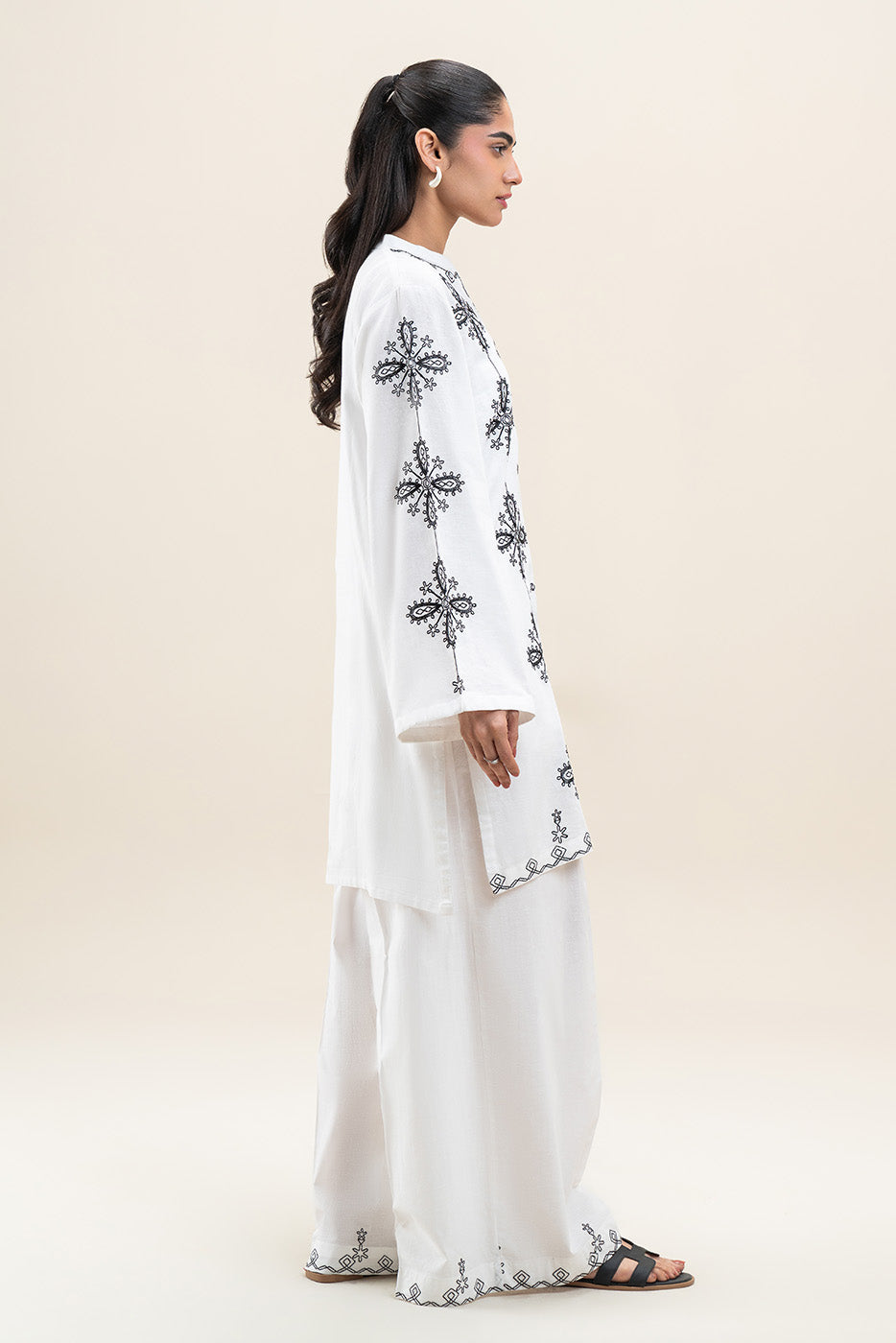 2 PIECE EMBROIDERED KARANDI SUIT (PRET)