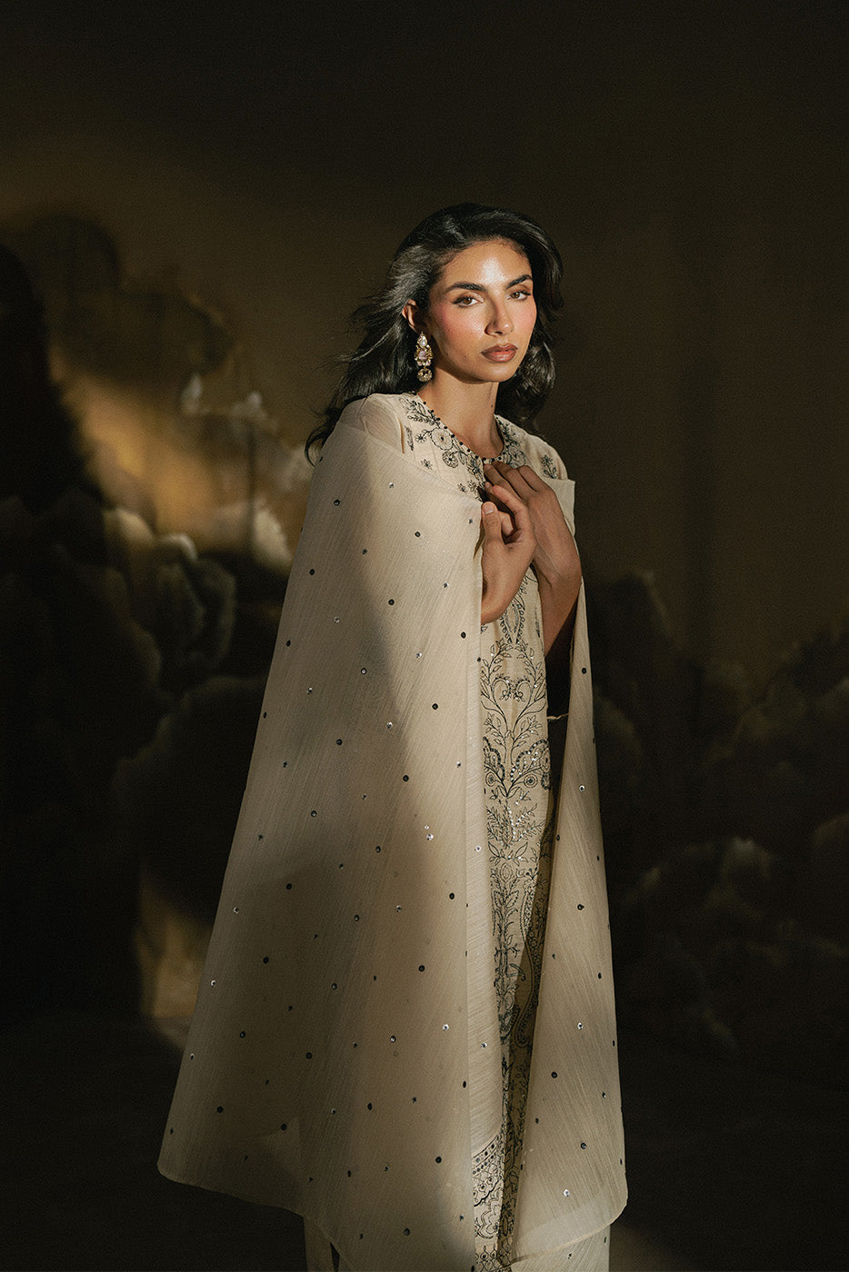 3 PIECE EMBROIDERED MONARK SUIT (LUXURY-PRET)