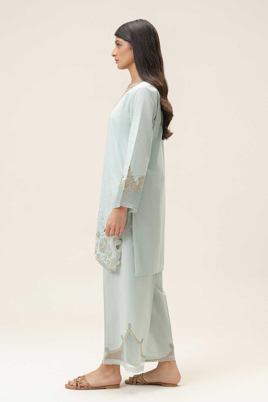 2 PIECE EMBROIDERED LAWN SUIT (PRET)