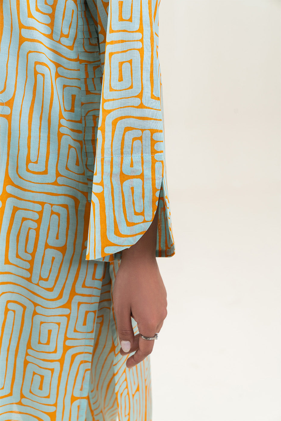 2 PIECE PRINTED LAWN SUIT (PRET)