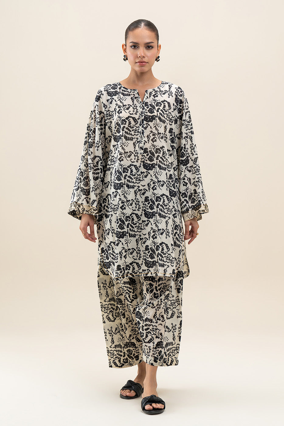 2 PIECE PRINTED LAWN SUIT (PRET)