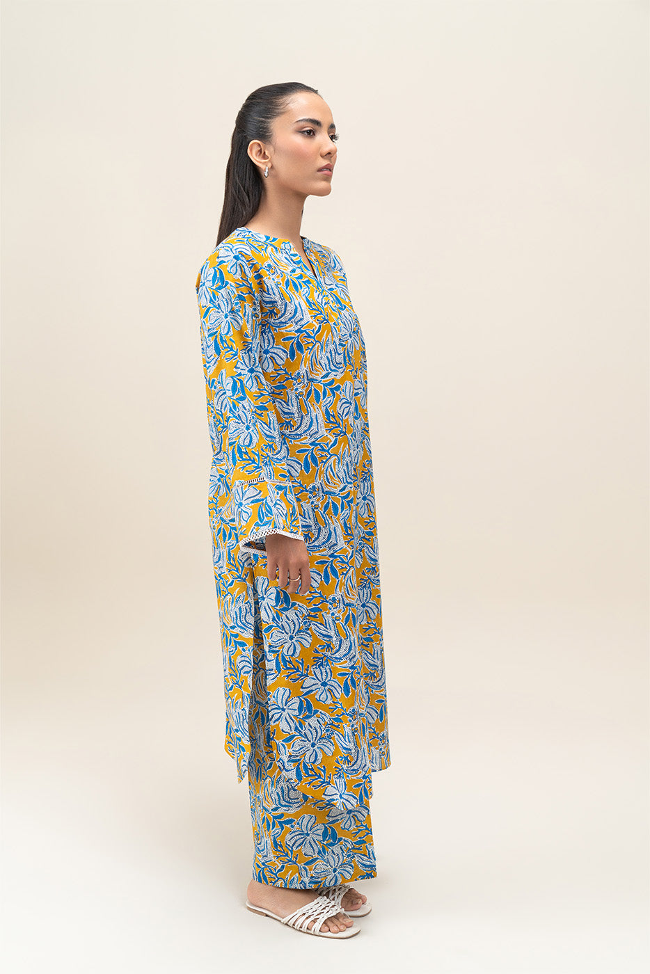 2 PIECE PRINTED LAWN SUIT (PRET)
