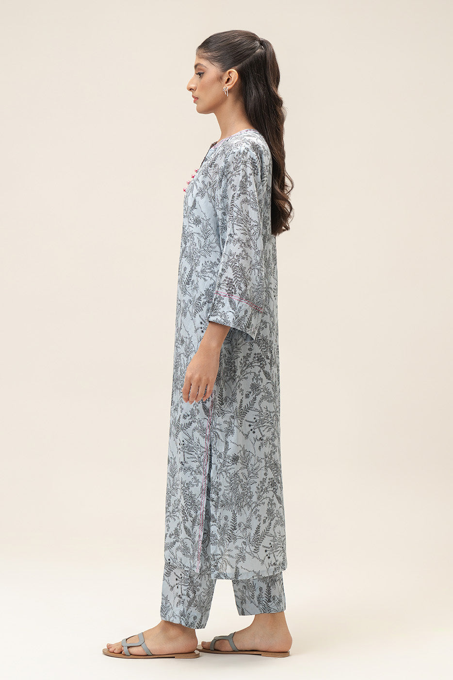 2 PIECE PRINTED LAWN SUIT (PRET)