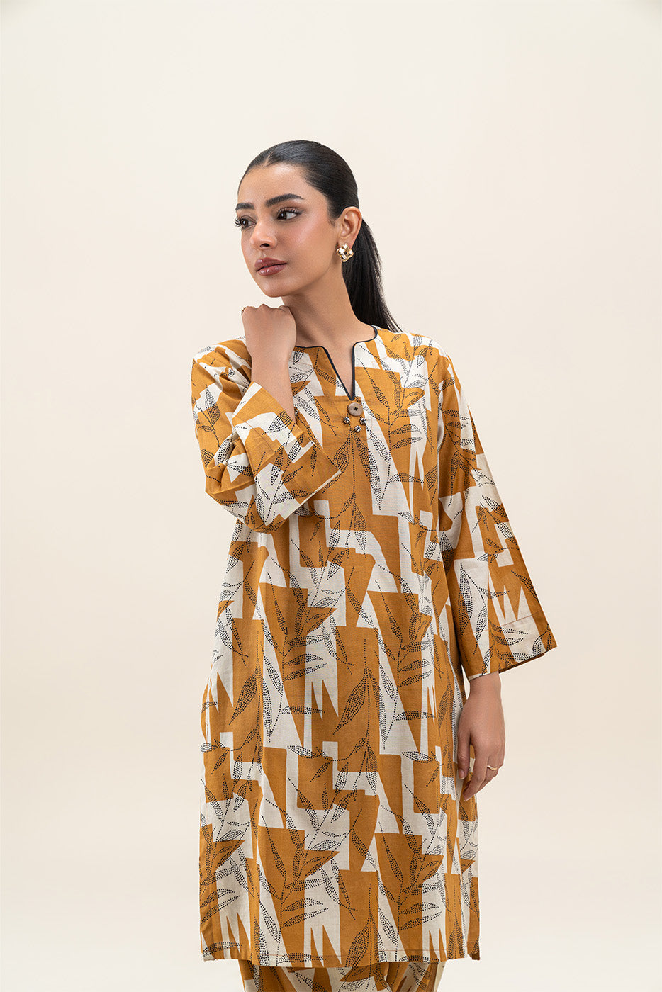 2 PIECE PRINTED LAWN SUIT (PRET)